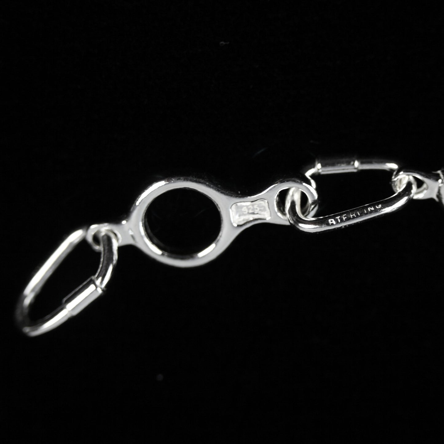 Figure 8 Descender Linked Bracelet - Handmade in sterling silver - Detail