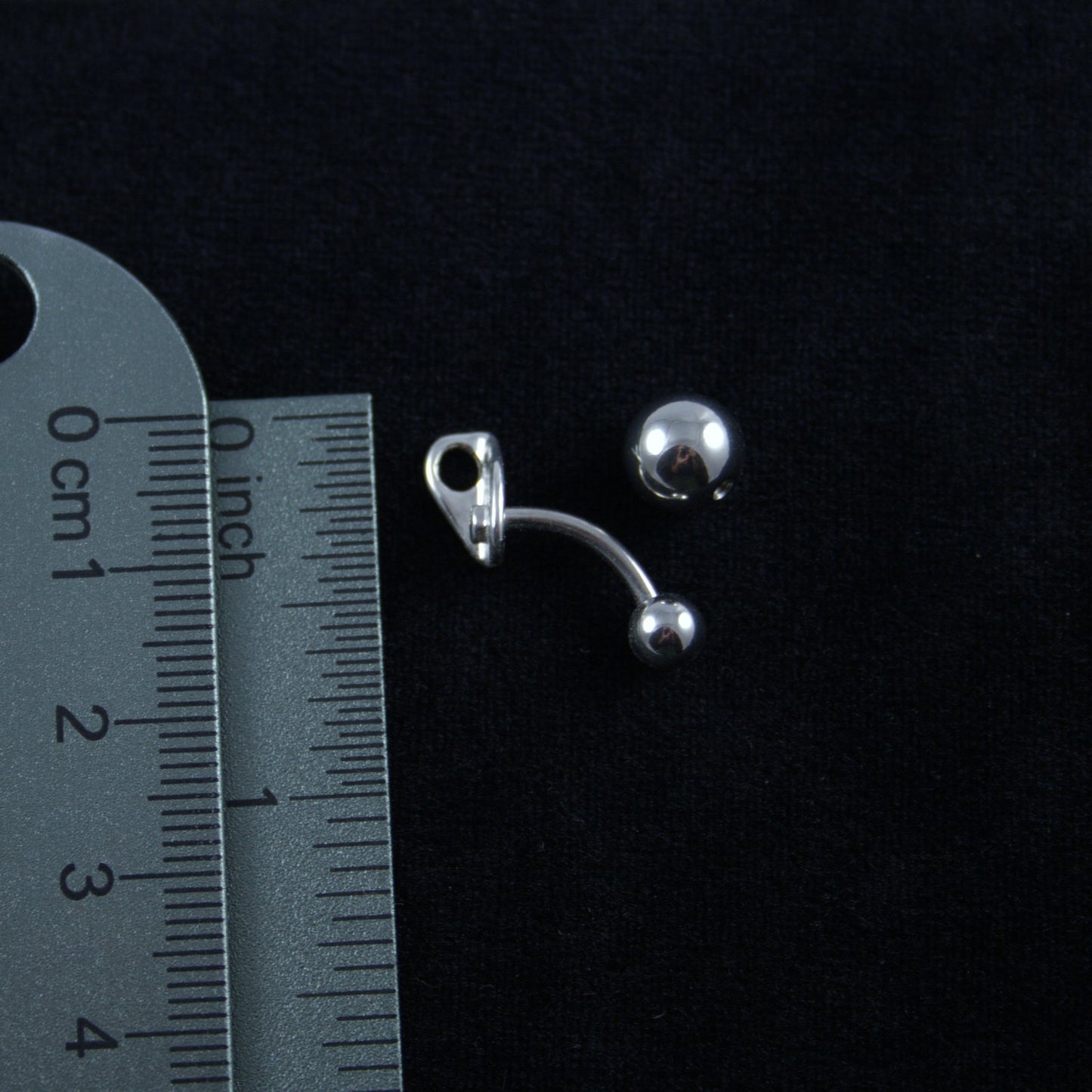 Bolt Hanger Navel Ring - Handmade in sterling silver - Ruler view